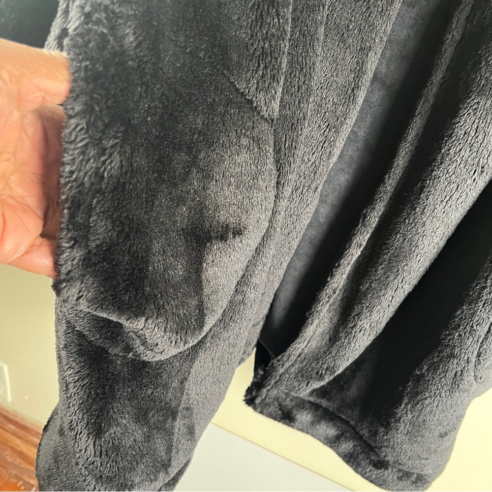 Black Nordstrom Lingerie Plush Lounge Cardigan - Picture 2 of 7